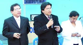 Doctor Francisco Chunga y el Director Ángel Irribarri Poicon
