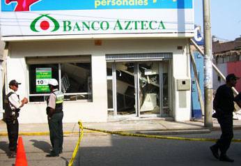 Local Banco Azteca.