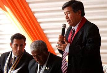 Chui saludó a la provincia de Huaral en su 33 aniversario de creación política, durante la sesión solemne realizada en el salón de actos Túpac Amarú, de la municipalidad provincial.