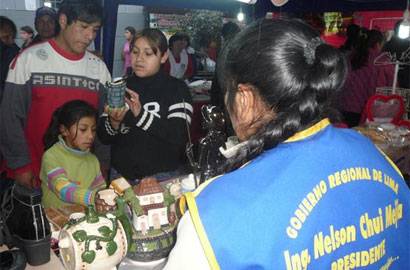 Foto archivo. Ferias de artesanía en Huaral. 