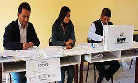 imagen-miembros-mesa-elecciones-peru1