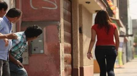 Ordenanza municipal sanciona acoso callejero a mujeres en Ciudad Eten
