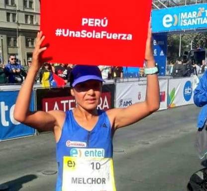 Inés Melchor obtiene el oro en la Maratón de Santiago 2017 y nos llena de orgullo