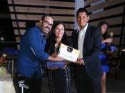 Entrega de reconocimiento a la “Excelencia y Calidad” al empresario 2017 “Javier Aguirre, eventos Perú”.