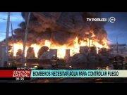 LIMA: Incendio de grandes proporciones se registra en depósito de llantas – Fotos Videos