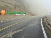 Tras sismo, deslizamiento de arena cubre via de panamericana norte en Serpentin de pasamayo Huaral