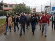 Juanelo, llegó en caravana a inscribirse ante el JEE Huaral, igual lo hizo Diaz y Eustaquio