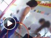 Docente castiga a latigazos a sus alumnos y causa indignación de padres de familia (VIDEO)