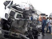bus interprovincial de conocida empresa choca y deja varios muertos en la Panamericana Norte