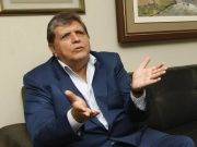 Alan García recibe impedimento de salida del país por 18 meses