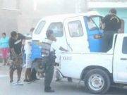 Motataxi y una minivan protagonizaron un accidente de tránsito a pocos metros del centro de la ciudad de Huaral