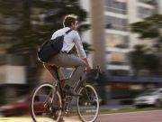 Tendrás una jornada laboral libre si vas a tu centro de trabajo en bicicleta