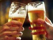 Según un estudio, beber cerveza después del trabajo ayuda a reducir el estrés y envejecimiento