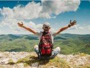 Estudio determina que viajar produce más felicidad que casarse y tener hijos.