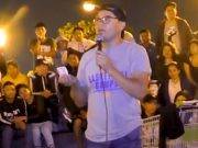 VIRAL: La reacción de un cómico ambulante al recibir un billete de 20 soles.