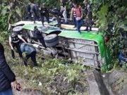 Puerto Maldonado: Dos policías y una fiscal mueren tras volcadura de bus (Fotos)