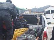 Rescatan cuerpo conductor de minivan que cayó a la laguna