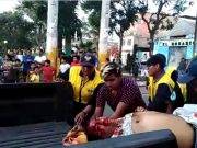 Sujeto cae desde el segundo piso tras fuerte discusión con ciudadano venezolano.