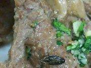 HUACHO: Conocido restaurante en el ojo de la tormenta tras ofrecer churrasco con un insecto en su interior.