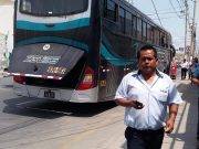 HUACHO: ¡El colmo! Enfurecido copiloto de Z Buss ‘agrede’ a hombre de presa porque no quería que lo grabaran