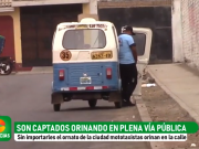 HUARAL: ¡Totalmente asqueroso! Mototaxistas son captados orinando en plena vía pública