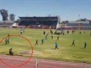 Arequipa: Niño cae a pozo cuando jugaba un partido en la cancha del Estadio Melgar