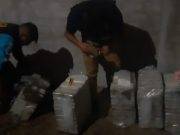 Hallan costales con droga enterrados en casa abandonada en Ancón.