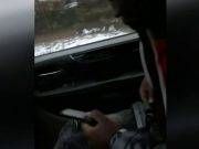 Joven graba a su novio limpiando sus huellas y cargando su arma momentos antes de que le disparara fatalmente