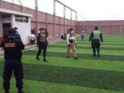 Coronavirus: intervienen a 16 jóvenes jugando y bebiendo en cancha de fulbito