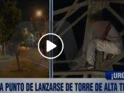 Rescatan con éxito a menor en torre que estuvo a punto de lanzarse de torre de alta tensión