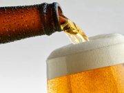 Coronavirus: Ministra de Salud recomienda a población no compartir vaso de cerveza ni saludar con beso servir-vaso-cerveza-huaralenlinea