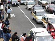 ¡Atención, taxistas! Pasajeros no pueden viajar al lado del conductor