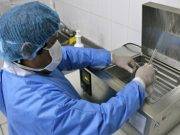 Químicos farmacéuticos del hospital regional de Huacho inician producción de 13 mil frascos de Ivermectina