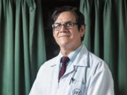 Doctor Ciro Maguiña se encuentra en aislamiento por presentar síntomas de COVID-19
