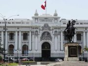 Congreso: Comisión de Constitución aprobó que expresidentes no salgan del país por un año