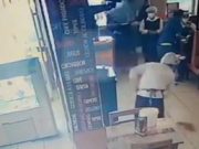 Cámaras captan asalto con armas de fuego a restaurant “Palmira” en Huacho