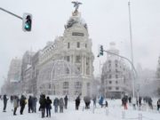España: Tormenta de nieve ocasiona tres muertos y colapsa Madrid