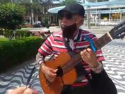 También músicos solistas se buscan el sustento en las calles
