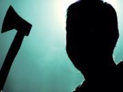 Mujer fue atacada a hachazos por su pareja.