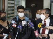 Ricardo Burga niega apoyo a joven que le propinó puñete, sobre el que pende pena de cárcel
