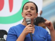 Juntos Por el Perú: Verónika Mendoza firmó pacto para referéndum por nueva constitución
