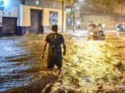 Iquitos: Fuerte lluvia torrencial sorprendió a ciudadanos