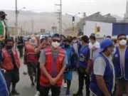 Mototaxistas se unen a paro y bloquean carretera panamericana norte en Chancay