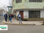 Largas colas se forman desde temprano por inicio de vacunación de adultos mayores