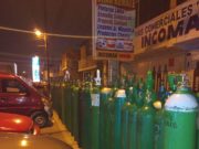 Huachanos viven drama y hacen largas colas para recargar oxígeno a diario
