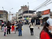 ¿Y el distanciamiento social? Huaralinos invaden las calles y no toman precauciones