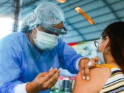 ¡Atención! Vacunación de los mayores de 50 años podría iniciar en julio según Minsa