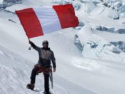 Perú celebrará su bicentenario con bandera gigante sobre el Huascarán