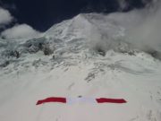 Áncash: Bandera del Perú ya se encuentra en el nevado Huascarán
