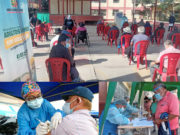 ¡Atención! Adultos mayores de 60 años a más pueden asistir al colegio el Carmen a completar sus dosis